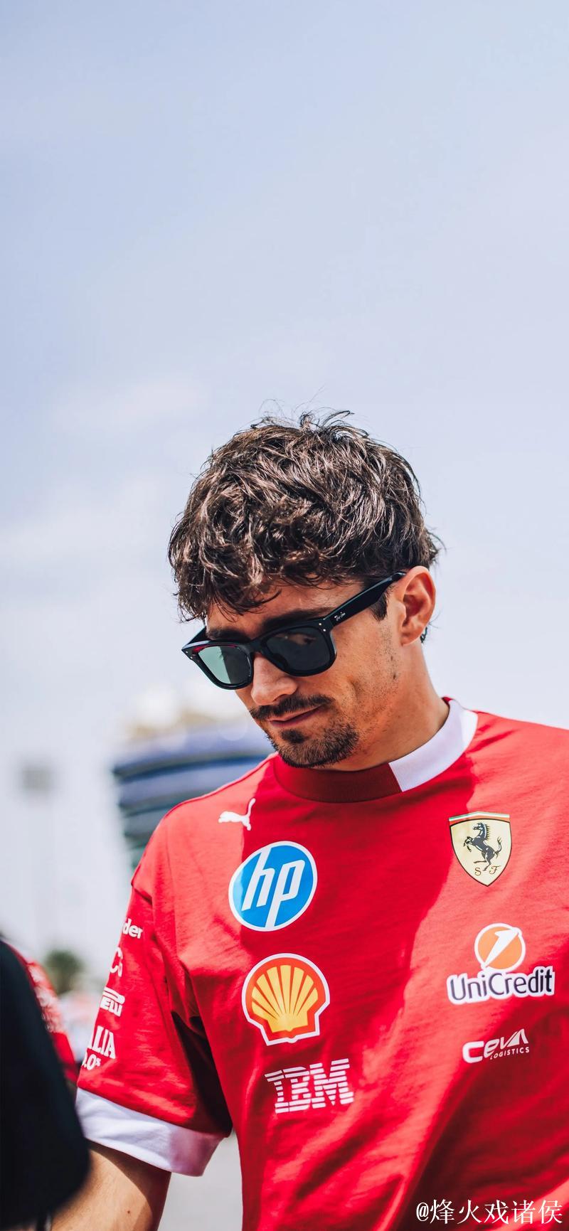 F1巴林站正赛:皮亚斯特里杆位夺冠 拉塞尔第2 F1巴林站正赛:皮亚斯特里杆位夺冠 拉塞尔第2